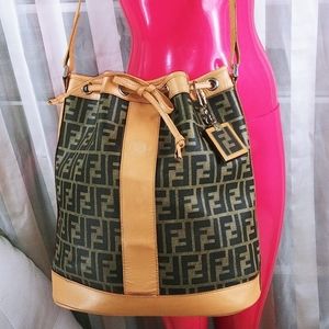 ❗SALE❗BEAUTIFUL LIMITED EDITION BUCKET FENDI BAG